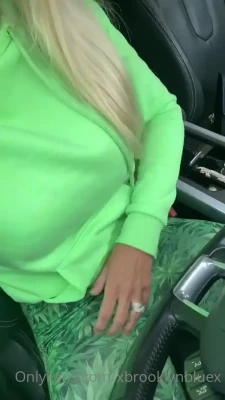 xbrooklynbluex - Would you slide that cock between these tits? 😚