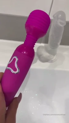 xbrooklynbluex - Should I make more feeder/feedee content?