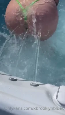 xbrooklynbluex - The foam smells like vanilla, massage them.. feel the smell 🥵🥵
