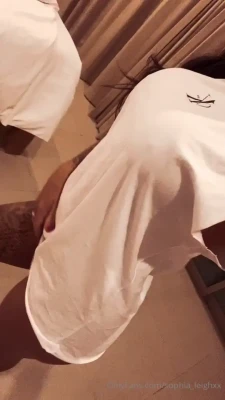 sophia_leighxx - Ready to make you cum 😛 DM me!