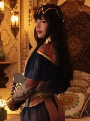 giuhellsing - The way the sunlight glistens on my plump skin🥰✨✨