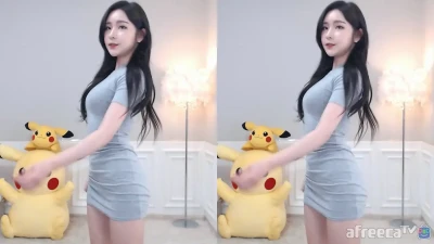 pichu - A mysterious traveller has come bearing gifts 🎅🎁