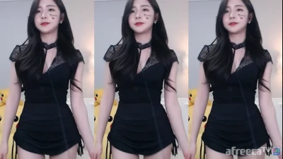 pichu - Can I be your favorite fantasy MILF?