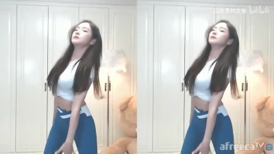 pichu - Así leyendo sus mensajitos por el videito que les mandé 😈😳