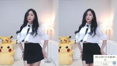 pichu - Just a casual day out. Think anyone will look at my a$$ 😈😈😈