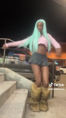 ww.princessmar - 4 pix and 0:17  I know you love that drop 👀