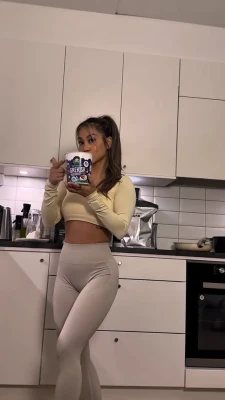 thea.physique - Feet pics for everyone who requested 😜❤️