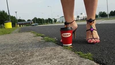 deliciousdutchfeet - Good morning, it’s a nice day to have some of your cum On my tits…