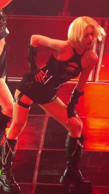 yezyizhere - Can't get enough of this booty! 😝