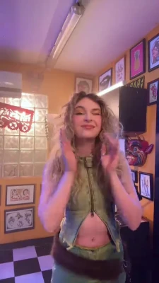 dany.thewarning - Would you kiss me while you fuck me daddy?🥵💗
