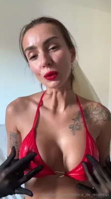 pegging_sex_dolls - Bem putinha dando na beira da piscina 🫢🥵 Será que algum