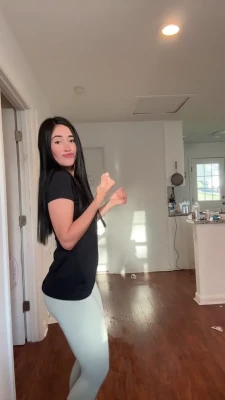jassminabrego - Cosplay and sex ? Or do I have to do it all by myself 😏