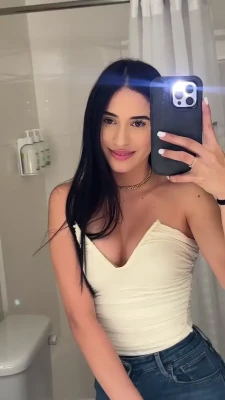 jassminabrego - Hey guys been working a lot of hours on my feet 🥺🥺 will be
