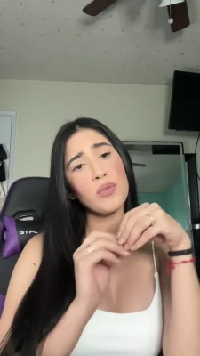 jassminabrego - Cuck pics have been delivered to inboxes of the boys who commented on