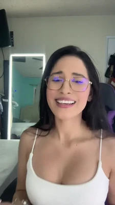 jassminabrego - i am so awkward lol