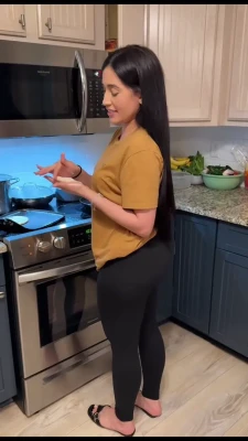 jassminabrego - Out-Of-Character Mandy 11:  Mandy is acting strange! Showing you some