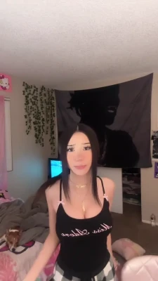 vivi2freaky - Psssst, I’m online if you wanna chat a bit 😉🥰