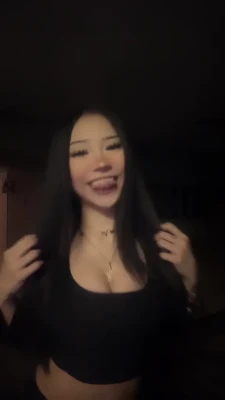 vivi2freaky - I love teasing you with my big ass. 🍑