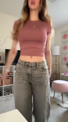eva.ulmer - Hottest vid in your messages atm don't miss out on it Daddy 🥺💗