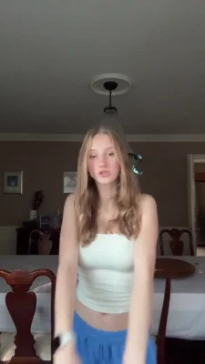 eva.ulmer - Showing off my Princess parts, do you like them Daddy? 👸🏼