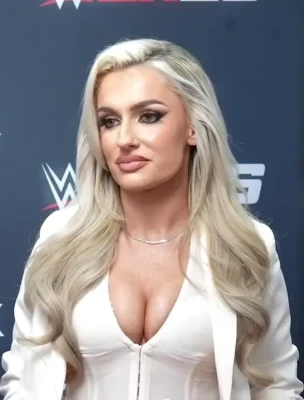 mariahmayx - Watch out for the swinging titties!