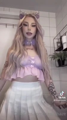 pastelhaze - I was laying down playing Royal and I thought this would be a cute