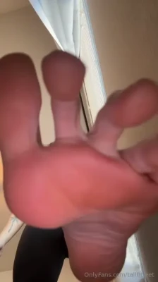 tallfitfeet - Got a long riding video for you all today. 💗 Finally tried