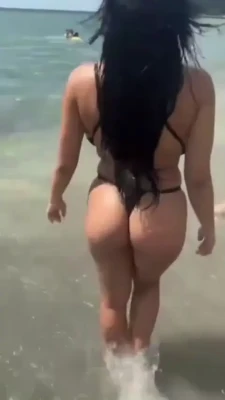paulaaf200 - Do I make you twitch? Wishing it was your cock between my lips?