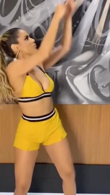 lexa - 2 vids in the looney tunes set 😏my nipple look so pretty when