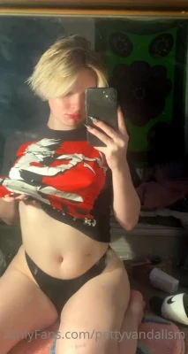 pettyvandalism - Swipe to get me to pull out my titties for you to stroke your stiff
