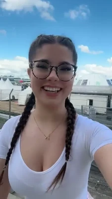 lil.lilou.secret... - Giving myself a pussy wedgie in some crotchless leggings outside ;) 