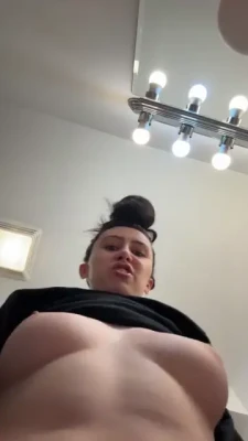 angelinalatii - hi loves I’m about to respond to dms, all resubs just got sent a