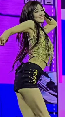_yujin_an - For the ass lovers, bent over in super tight leggings