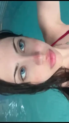 hirixie - Shower play / spit play 😈  How would you have me in the shower ? 