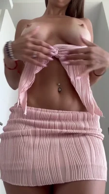 callmeolivia00 - The bounce while I walk around