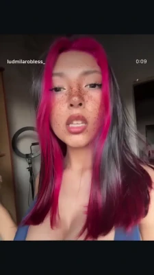 ludmilarobless_ - I NEED COCK 🍆💦 I woke up from a. nap horny as fuck so I grabbed