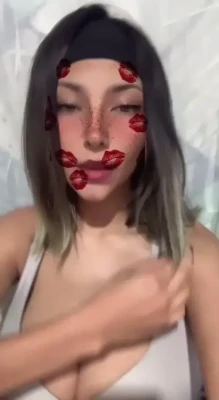 ludmilarobless_ - Eu adoro putaria em público com possibilidade de alguém ver, por