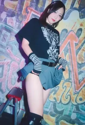 joshi_puroresu - the same outfit again, I know😂😂 mommy is going to go shopping