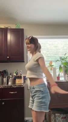 beanswithbombs - Weather Update: It’s raining outside 🌧️