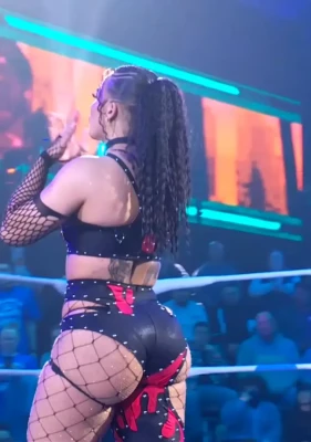 jaida.parkerwwe - 💁🏻‍♀️ Not Your Typical Kitchen Scene 🎬  🦇