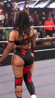 jaida.parkerwwe - Haha those passers-by will never see what you guys see here though