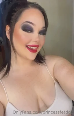 princessfetdoll... - Sweet as strawberry wine 🍓
