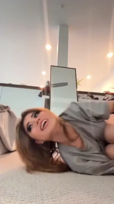 sophiafrutos - Friends that you get naked with are the best kind!