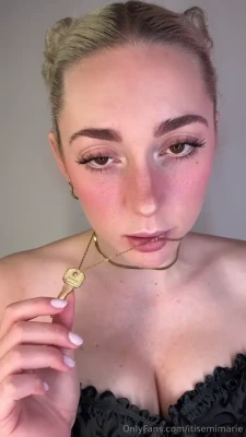 emiliamariie24 - Have a sultry Saturday my sexxxy friends🔥