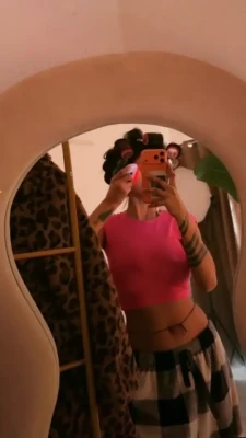 shambhavi1997 - Sorry guys about the video I send it to you right now🥰 Today is my