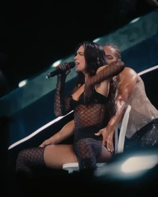 dualipa - How's your day going? I know how I can make it better... How about a