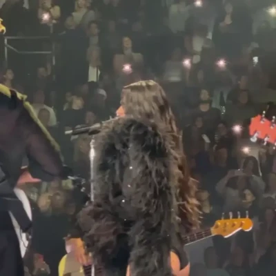 dualipa - Getting my feet all over @truenorthfeet