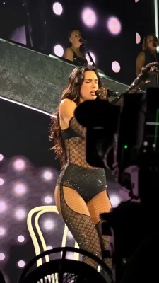 dualipa - 🧚🏻‍♀️ Im yours >-<  🧚🏻‍♀️ Soy toda tuya