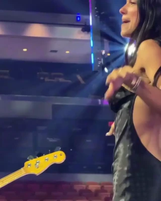 dualipa - Tip me $15 to watch me take a hard pounding to the pussy ;)