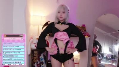kuramatcha_ - I wet the floor and my pretty toes :D
